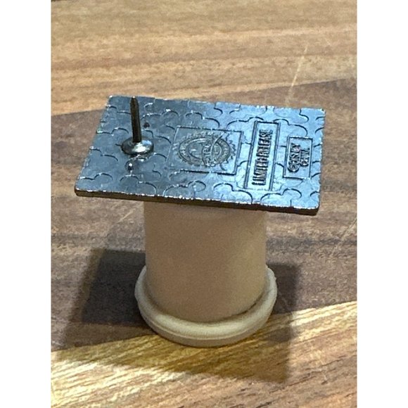 Alice in Wonderland Cheshire Cat Disney Pin Mickey Trading Pin Authentic - Picture 4 of 5